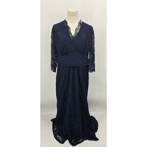 Kiyonna Screen Siren Lace Evening Gown – Nocturnal Navy